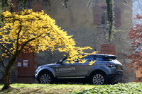 通常は2速で発進する。1速はローギアード化して、悪路での走破性やけん引力を向上させた。