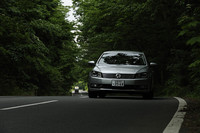 アクセルオフの状態やブレーキング時には、減速エネルギーを電気に変換してバッテリーに蓄えるブレーキエネルギー回生システムを搭載する。