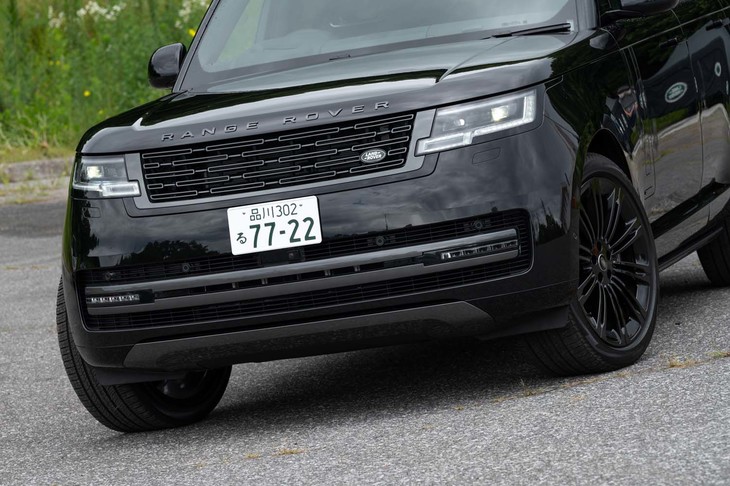 「ランドローバー・レンジローバー」の新型は5代目にあたる。今回の試乗車は4.4リッターV8ターボエンジンを搭載した「オートバイオグラフィーP530」。