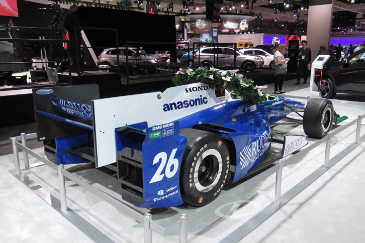 2017年のインディ500で優勝した佐藤琢磨の競技車両。