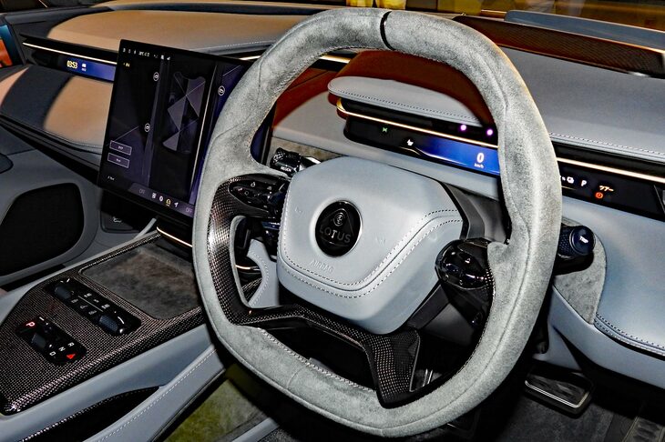 ロータス・エメヤ（ステアリングホイール）