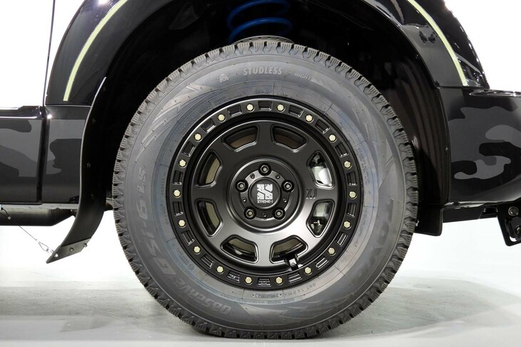 三菱デリカD：5 CHAMONIX SNOW GEAR（タイヤ＆ホイール）