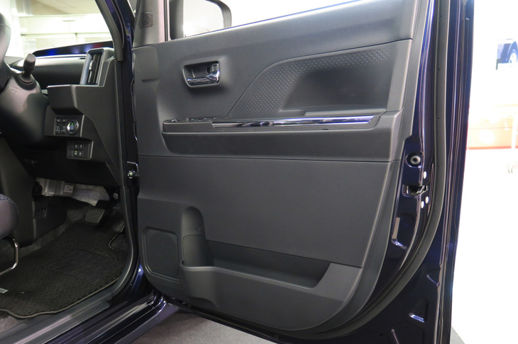 ダイハツ・タント カスタム（ドアインナーパネル）
