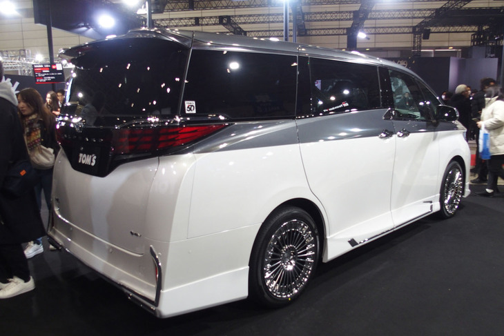 アルファード（TOM’S）