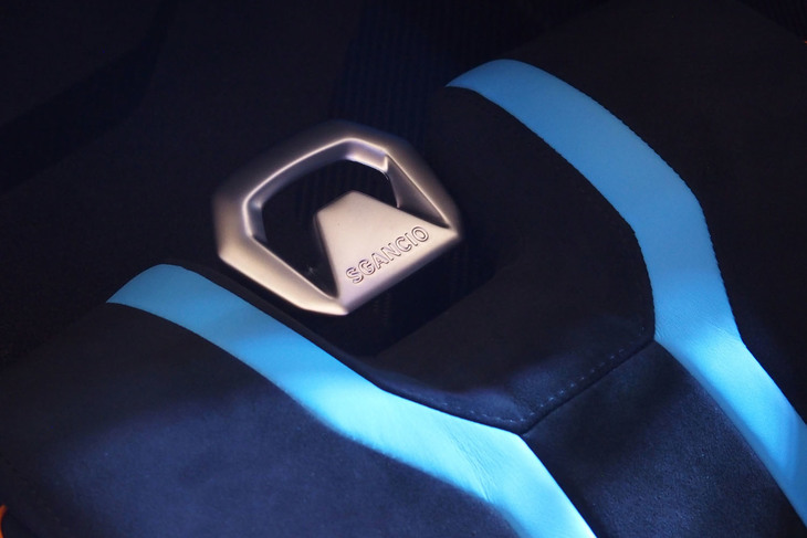 ランボルギーニ・ウラカンSTO（シート）