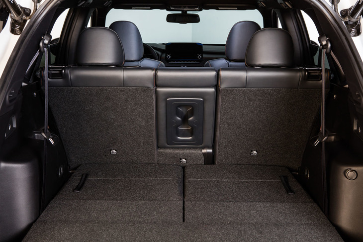 三菱アウトランダー（ラゲッジスペース）