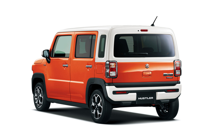 外板色には2トーンカラーの新たな組み合わせとして「バーミリオンオレンジ ソフトベージュ2トーン」（写真）と「アクティブイエロー ガンメタリック2トーン」が設定された。