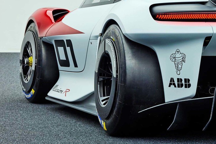 ポルシェ・ミッションR（前後ホイール）