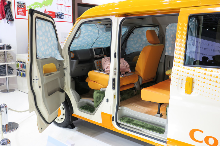 スズキ・エブリイどこでもベビールーム with コンビ