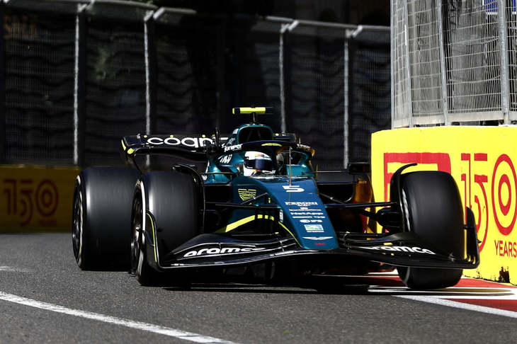 昨季のアゼルバイジャンGPで2位表彰台を獲得していたアストンマーティンのセバスチャン・ベッテル（写真）。得意のコースで今年は予選9位とまずまずのポジションを得て、さらにレースでは3つ順位を上げ、今シーズン開幕からつまずいていたアストンマーティンに6位8点を献上した。チームメイトのランス・ストロールは、予選でクラッシュし赤旗を出して19位。レースでは不調のマシンから降りるも16位完走扱い。（Photo=Aston Martin）