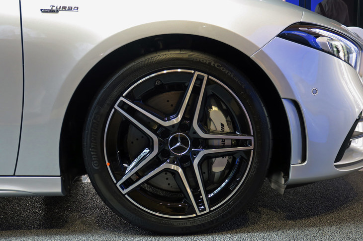 メルセデスAMG A35 4MATIC（タイヤ＆ホイール）