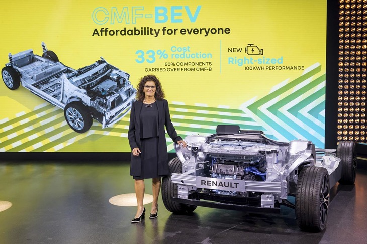 今回、コンパクトなEV用の新プラットフォーム「CMF-BEV」も紹介された。なお小型EVについては、2030年に車両のコストを現行モデル比で33％減らすことを目指すという。