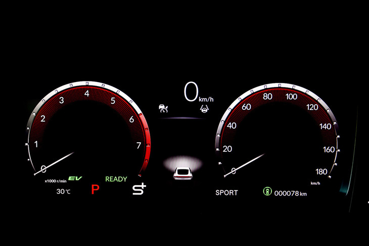 視認性とデザインにこだわったという新型「プレリュード」専用のフルグラフィックメーター。写真はドライブモード「SPORT」で、「S＋」を選択した様子。