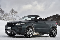 試乗の舞台は長野県と新潟県にまたがる斑尾（まだらお）高原。「イヴォーク コンバーチブル」には圧雪路を中心とした一般道で試乗した。