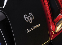 アバルトから「695ツーリズモ」「695Cツーリズモ」「695コンペティツィオーネ」が登場の画像