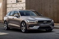 ハンサムなワゴン「ボルボV60」も、中古車が意外なほど安い価格で流通している車種のひとつだ。SUVテイストが強調された「V60クロスカントリー」も、その例外ではない。