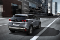 装備が自慢の「プジョー3008クロスシティー」発売の画像