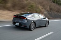 「ノア／ヴォクシー」などにも搭載されている「プロアクティブドライビングアシスト」は、前走車との車間調整などに加えて、ステアリングアシストが追加された。