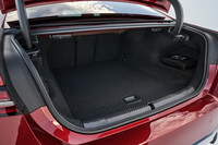 BMWが新型「5シリーズ セダン」を発表　モデル史上初のEV「i5」をラインナップの画像