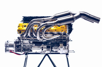 「T.33」に搭載される、コスワース製の4リッターV12自然吸気エンジン。「T.50」に搭載されるものをベースに、各部を設計し直したものだ。。