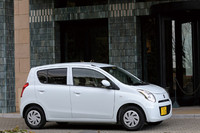 空気抵抗を考え、車高は「アルト」比15mmローダウン。車重については20kgの軽量化が図られている。