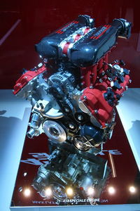 4.5リッターV8エンジンは一気に605psまで高められた。