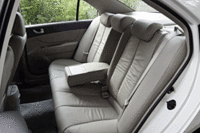 写真をクリックするとシートが倒れるさまが見られます。
	 