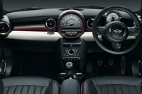 「MINIクラブマン」にスポーティな限定車の画像