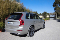 「D5」グレードのリアビュー。（写真＝河村康彦）