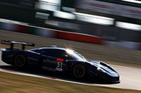 魅力的なフォルムと、印象的なエグゾーストノートを奏でた「STILE CORSE」のNo.51マセラティMC12（荒聖治/ヤン・マグヌッセン組）。残念ながら第1戦から当面参戦を見合わせることが発表された。