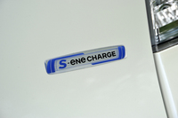 「S-エネチャージ」が搭載されるのは、「ワゴンR」では「FZ」、「ワゴンRスティングレー」では「X」のみとなる。