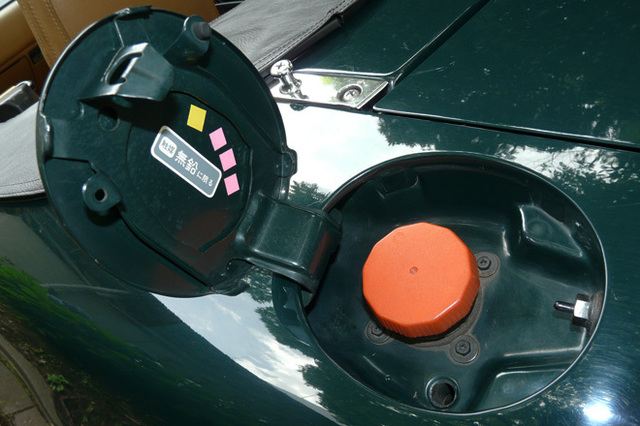 旧車当時もの　初期型ユーノスロードスターガソリン給油口カバー　ロードスターパーツ 旧車当時もの 初期型ユーノスロードスターガソリン給油口カバー