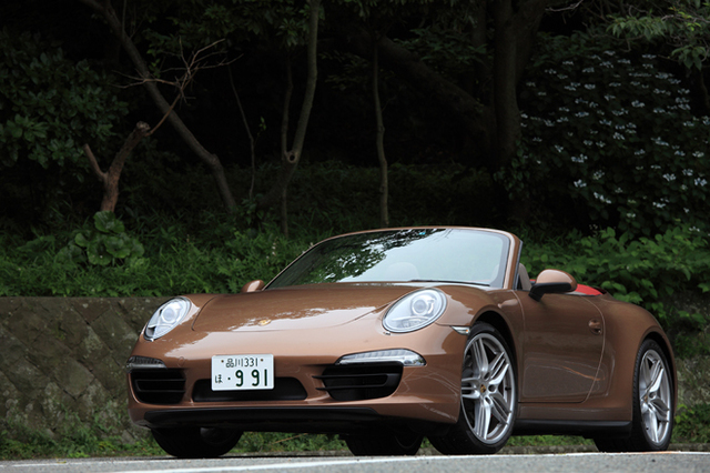 ポルシェ911カレラ4Sカブリオレ（4WD/7AT）【試乗記】 間口は広く