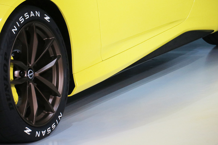 日産フェアレディZ プロトタイプ（カーボン製サイドシル）