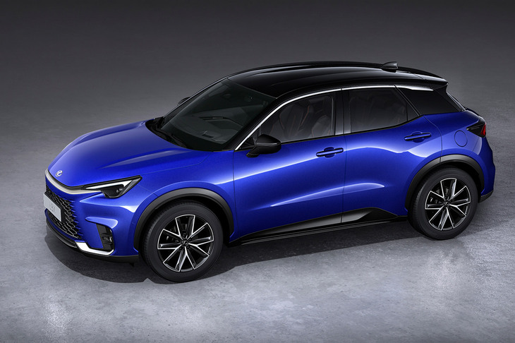 レクサスLBXプロトタイプ（ボディーカラー：ディープアズールマイカメタリック×ブラック）