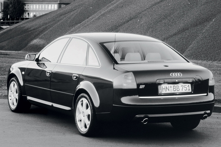 「TT」が具現したミニマル、シンプルなデザイン路線は、他のモデルにも波及していった。写真は1997年登場の2代目「A6」。