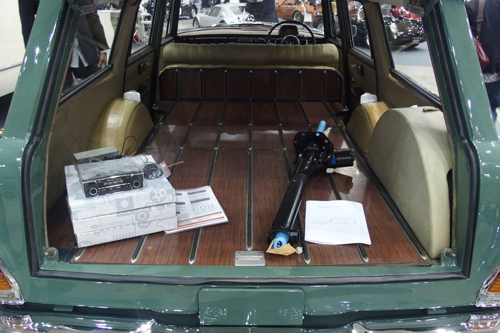 メルセデス・ベンツ230Sユニバーサル（1966年）／シルバースター