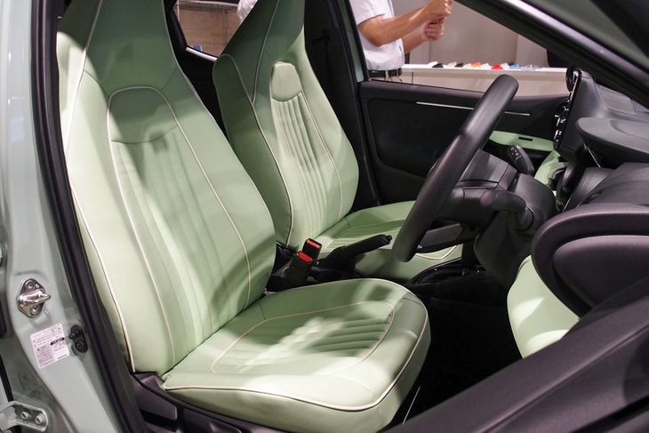 ミツオカ・ビュート ストーリー（フロントシート）