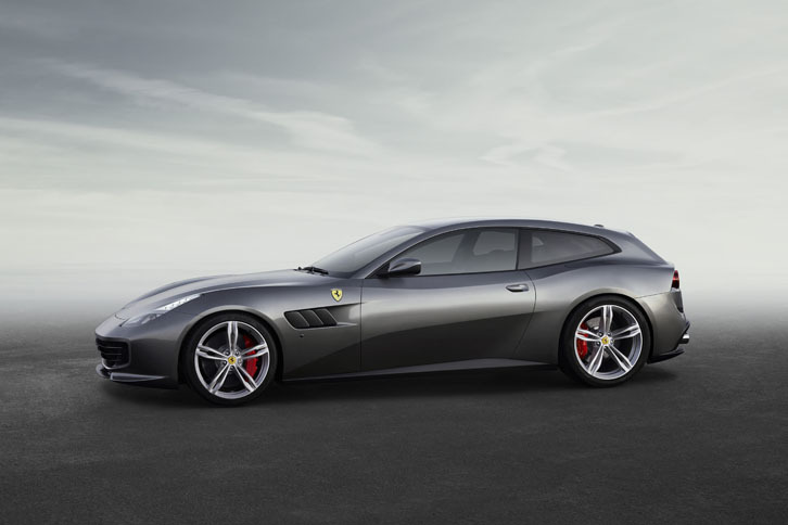 「GTC4ルッソ」のサイドビュー。スタイリングの変更はフェラーリのデザイン部門が行った。