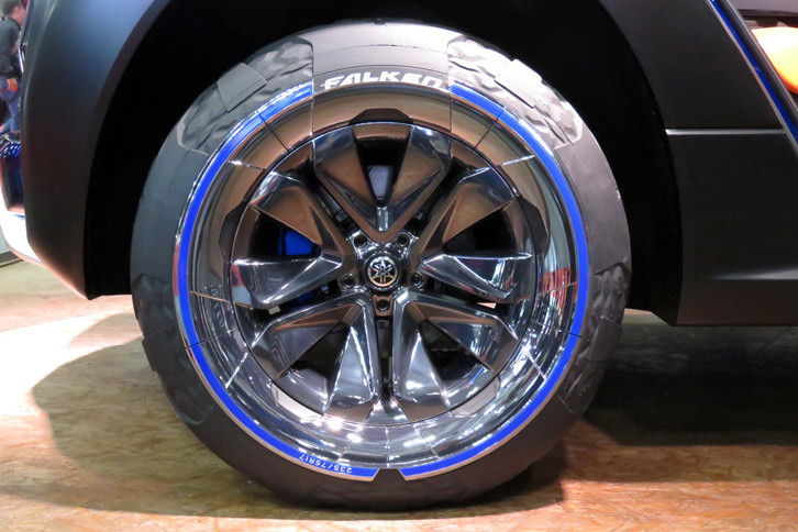 ヤマハ・クロスハブコンセプト（タイヤ）