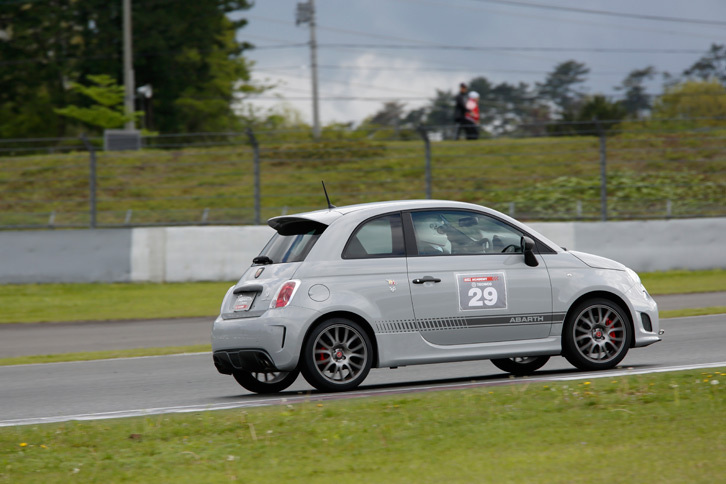 慣熟走行や同乗レッスンを含め、本コースでの走行は合計100分におよぶ。なお、今回はけん引フックのお世話にはならずに済んだ。