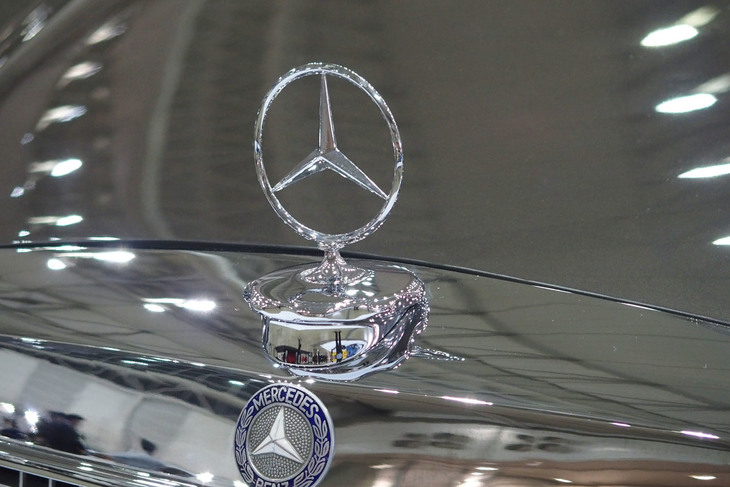 メルセデス・ベンツ280E 3.5 カブリオレ（1971年）／ガレーヂ伊太利屋