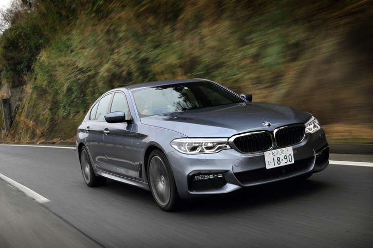 新型「5シリーズ」は、設計の工夫や使用素材の変更などにより、従来モデル比で最大100kgの軽量化を実現している。