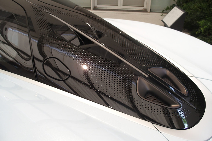 マクラーレン・スピードテール（エンジンフード）