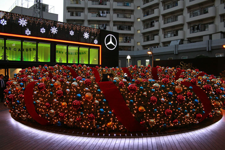 Mercedes-Benz Connection NEXTDOOR Star Garden（メルセデス・ベンツ コネクション ネクストドア スター ガーデン）の様子。