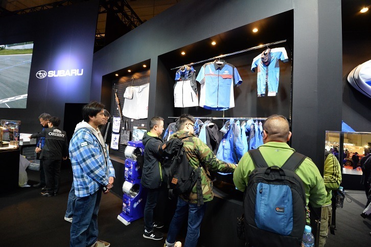 レアグッズも多いので物販コーナーは絶対チェックしたい。