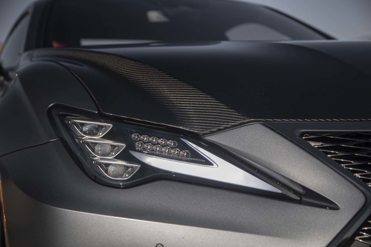 写真の「プレミアムトリプルビームLEDヘッドランプ」は、北米仕様ではオプションとして用意されている。