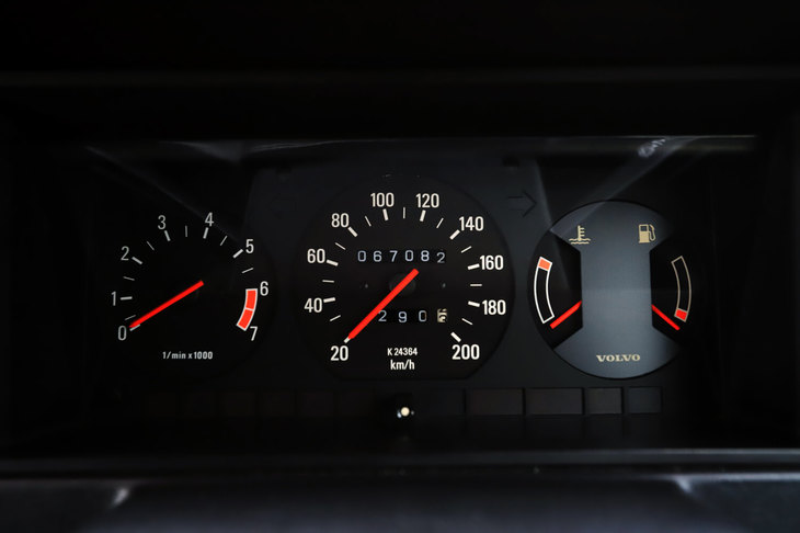 ボルボ240ワゴン タック