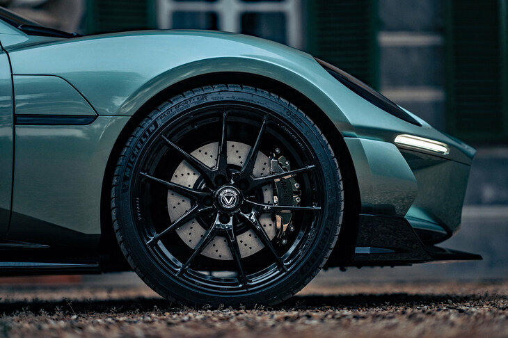 ケータハム・プロジェクトV（フロントタイヤ＆ホイール）