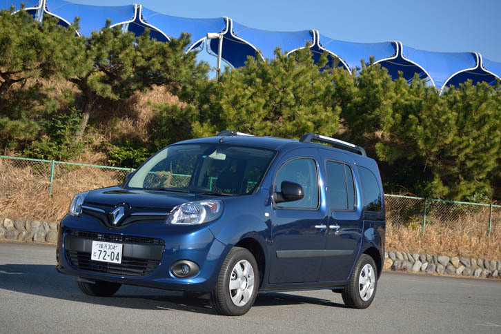 2016年は2000台以上が販売された「カングー」。コロンとしたかわいらしいスタイリングと、広々とした室内空間が魅力となって、日本のルノーの屋台骨を支えるモデルとなっている。